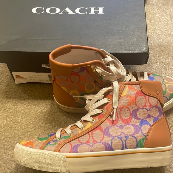 Coach Womens hightop- gently used - Picture 3 of 5